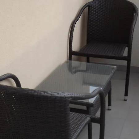 2 Apartment *