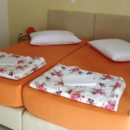 Apartmán 2 *